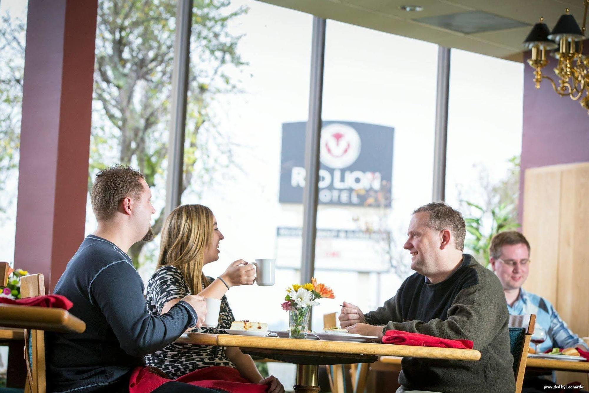 Red Lion Hotel קוס ביי מראה חיצוני תמונה